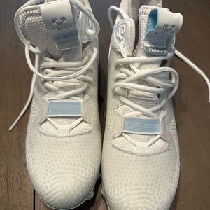 New Balance Freeze Lacrosse Cleats Men Size 6/ Women size 7.5- Brand New